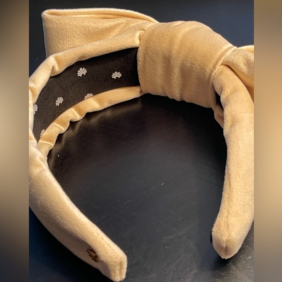 Lele Sadoughi Holly Headband in Cream Velvet Fabric NWOT - Picture 4 of 5